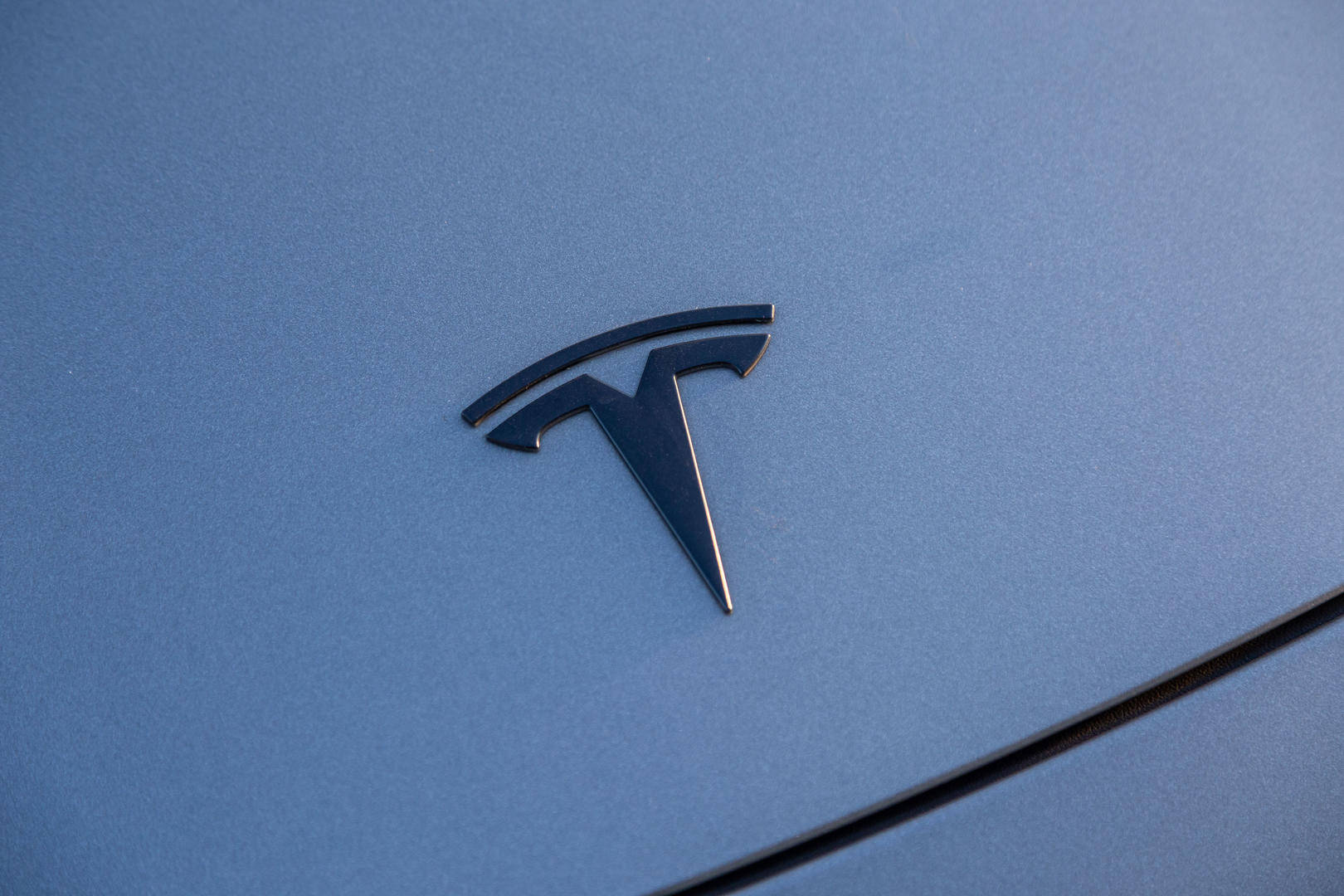 皇冠登2代理_特斯拉车顶维权女车主终审败诉皇冠登2代理，被判赔偿17万元，媒体人封某被判赔偿25万元