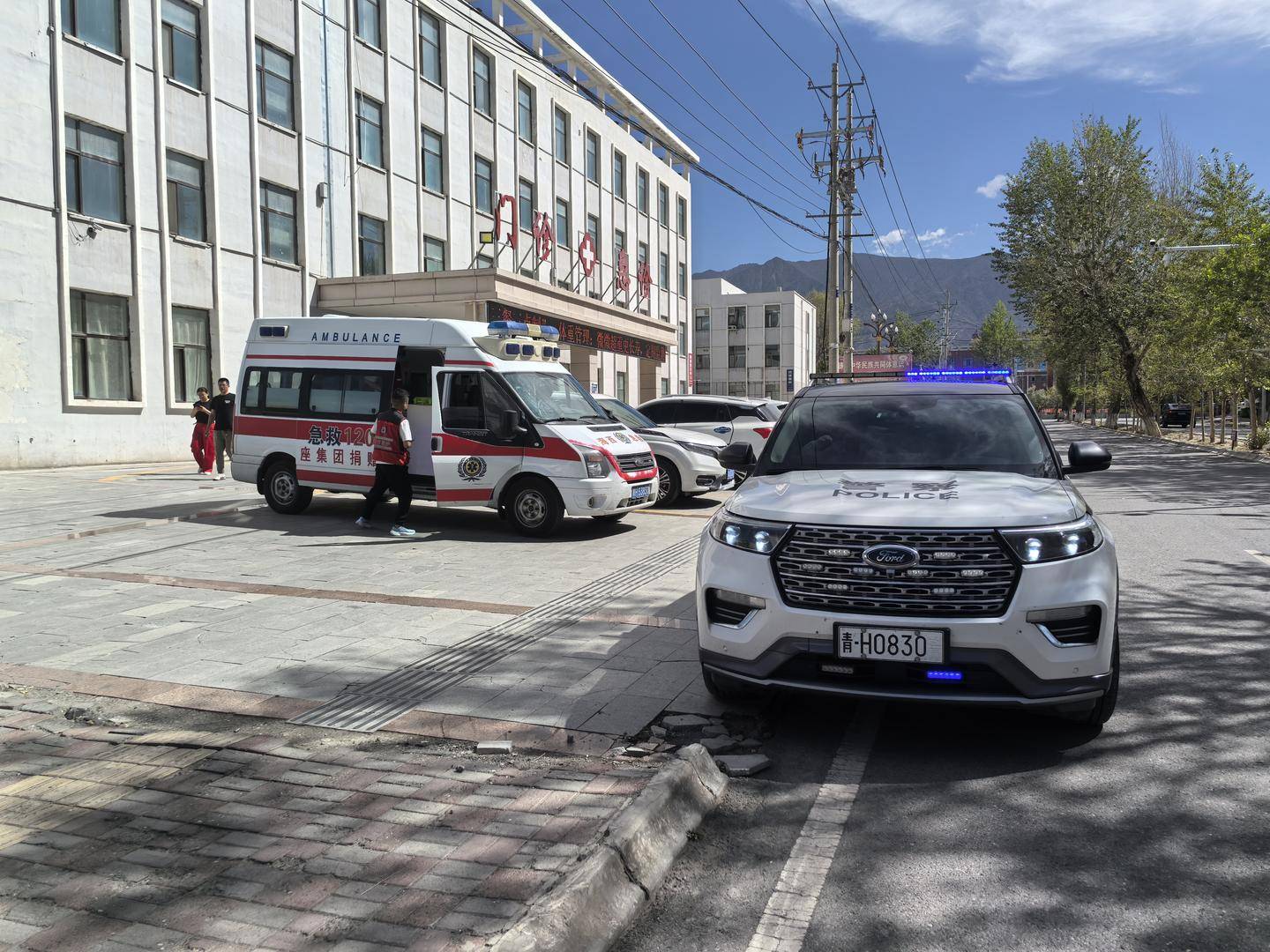 皇冠信用会员账号注册_青海一男子被罕见剧毒阿拉善蝮蛇咬伤皇冠信用会员账号注册，因无血清一度想放弃治疗 警车开道转运700公里救命