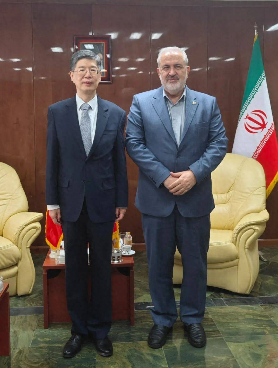 皇冠信用盘会员开户_驻伊朗大使丛培武拜会伊朗能源部长阿里阿巴迪