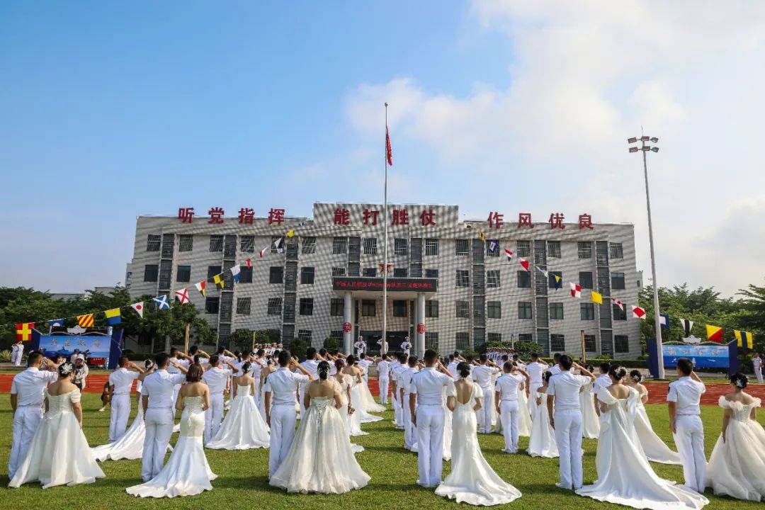 英格兰超级联赛_恭喜英格兰超级联赛,他们结婚了!