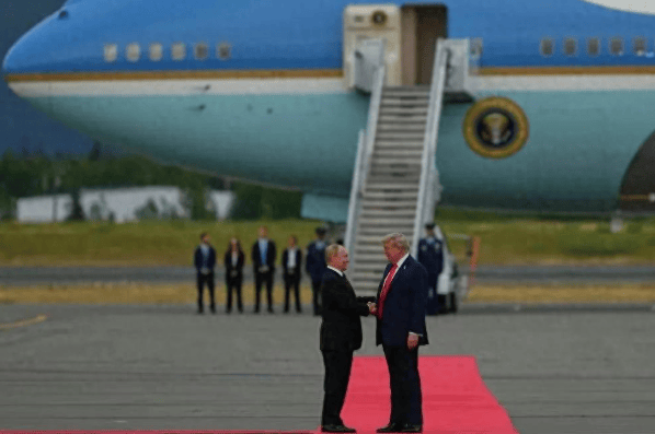 皇冠信用网代理_果然不出中国所料！一回到俄罗斯皇冠信用网代理，普京立马办了两件大事，特朗普高兴早了？乌克兰下场太惨