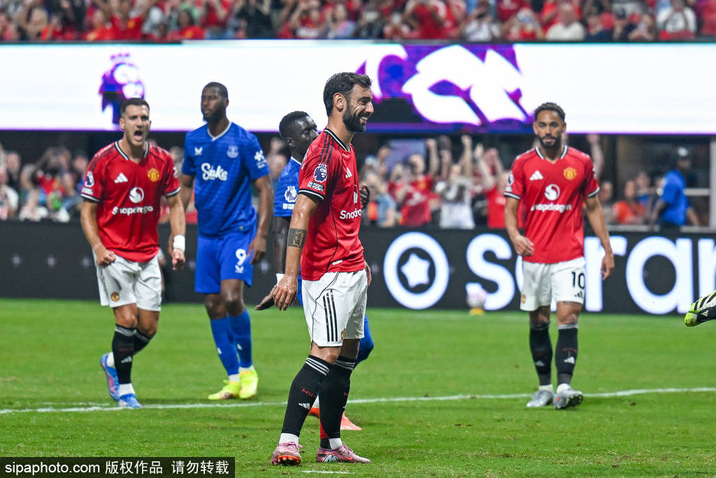 皇冠信用盘最高占成
_B费罚点前撞到裁判后摊手+赛后抱怨皇冠信用盘最高占成
,但裁判并未看见B费&只是意外