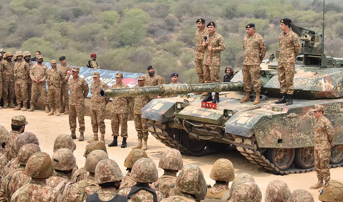 皇冠信用网开户_终于被巴铁打疼了皇冠信用网开户，阿富汗将袭击枭龙和歼-10，特朗普喊话他要管