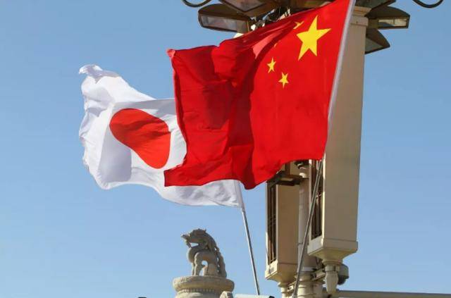 皇冠足球平台代理
_解放军实弹射击全中!怕挨炸的日媒当众提问皇冠足球平台代理
,中方一句话回应