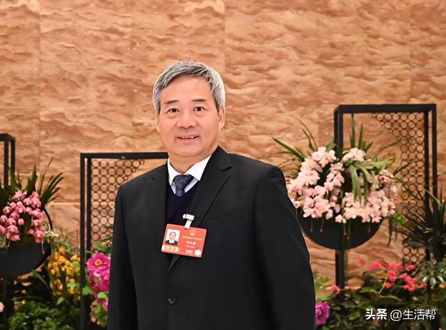 hga035客户端 _人大代表建议：适当降低法定结婚年龄hga035客户端 ，鼓励适龄群体早生早育