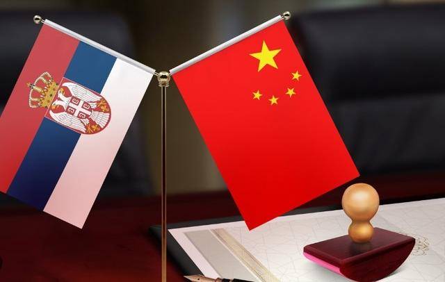 皇冠足球
_武契奇刚抵达中国皇冠足球
,塞尔维亚爆发数万人抗议,有人不愿看到他访华