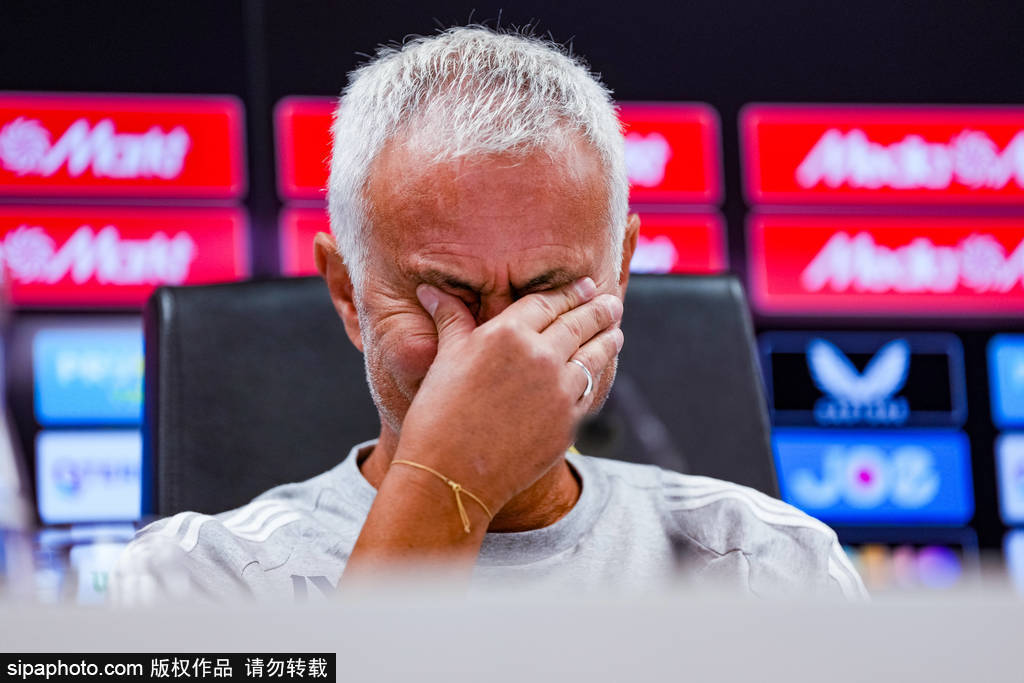 皇冠足球会员注册_穆里尼奥遭费内巴切解雇：生涯第七次下课背后的故事与影响